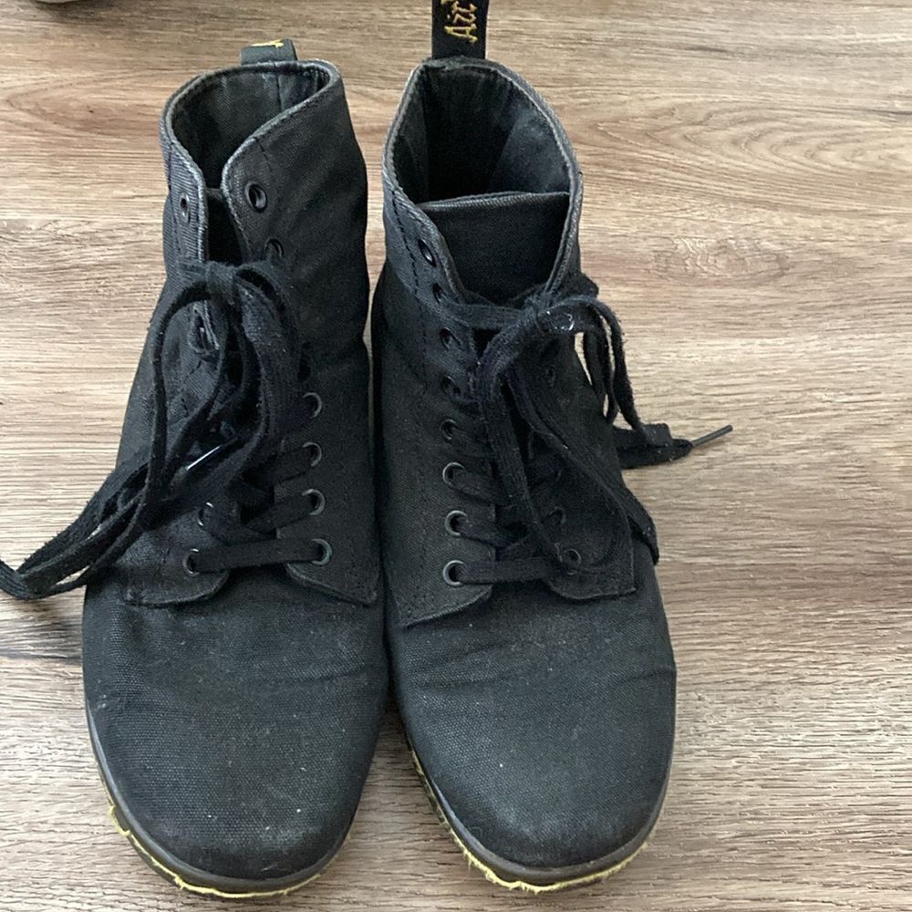 Dr. Martens Black Combat Boots Sz 9 - Picture 4 of 8